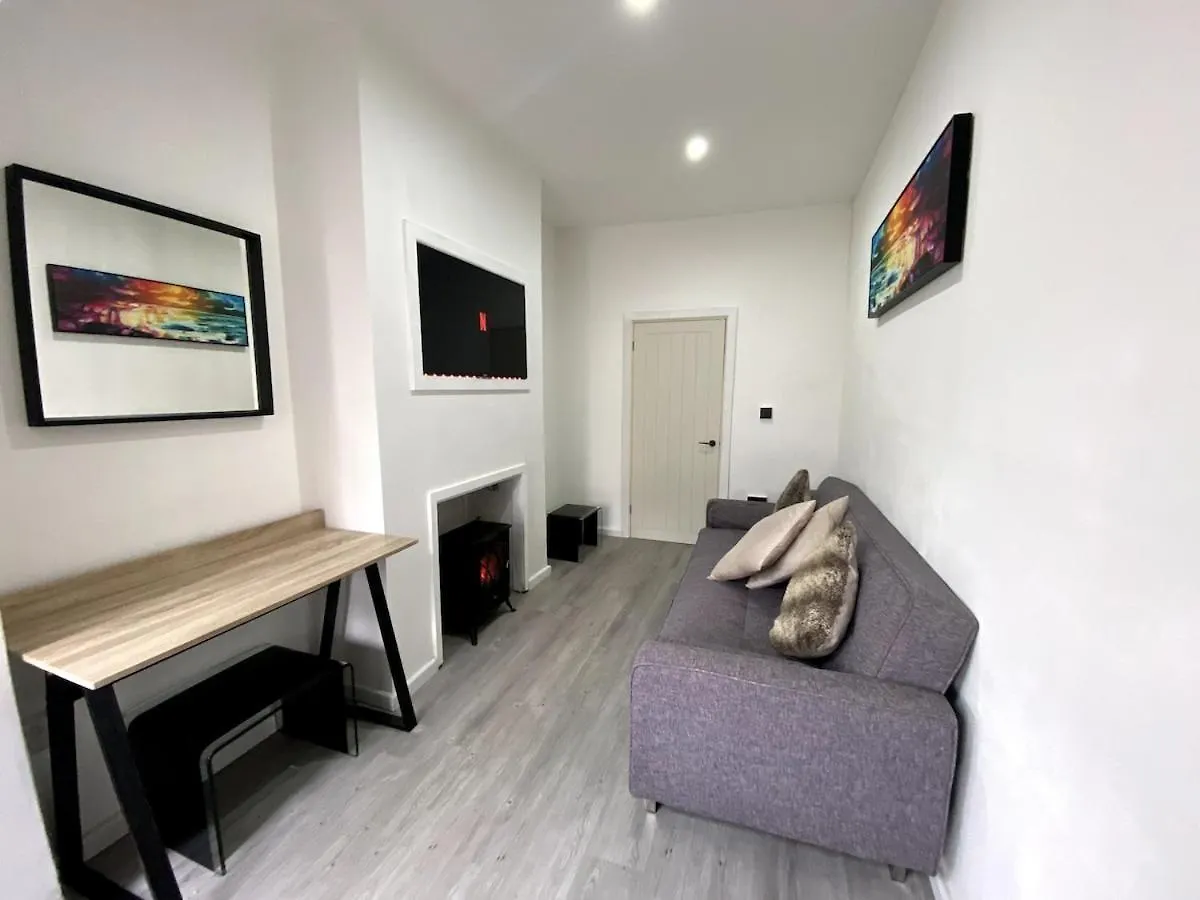 Cardiff City Studio Sleeps 4