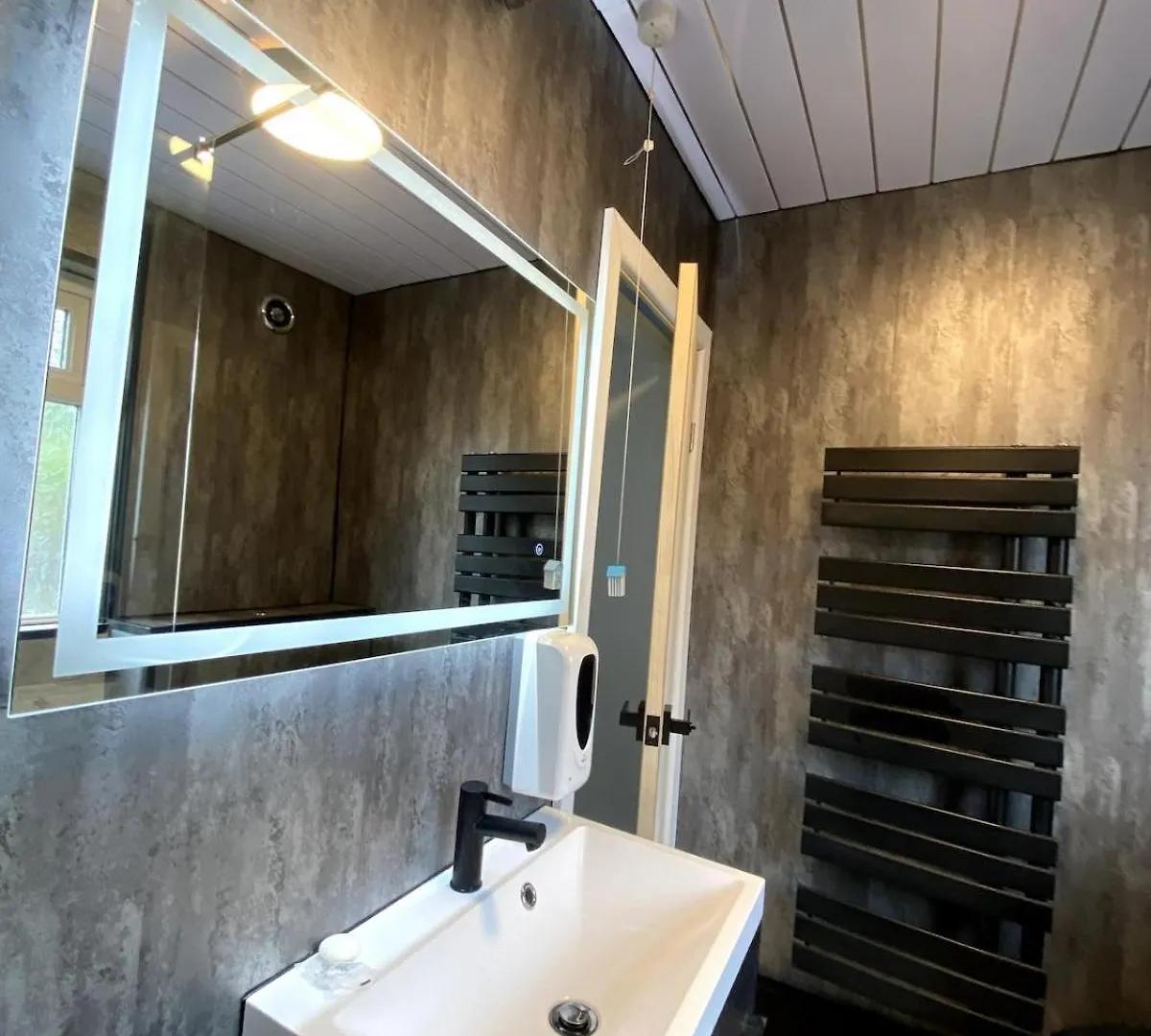 Cardiff City Studio Sleeps 4 United Kingdom