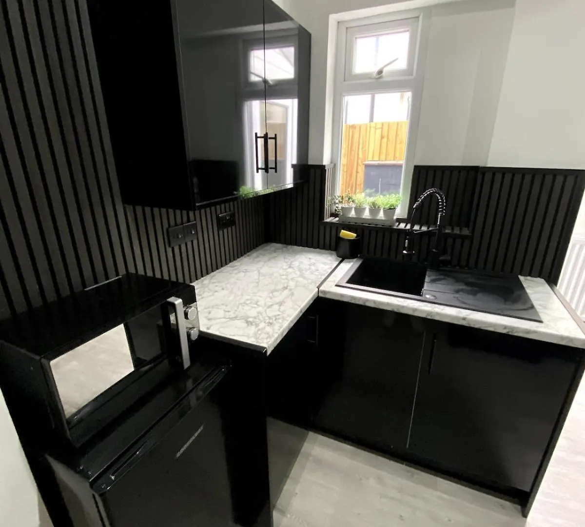 Cardiff City Studio Sleeps 4 United Kingdom