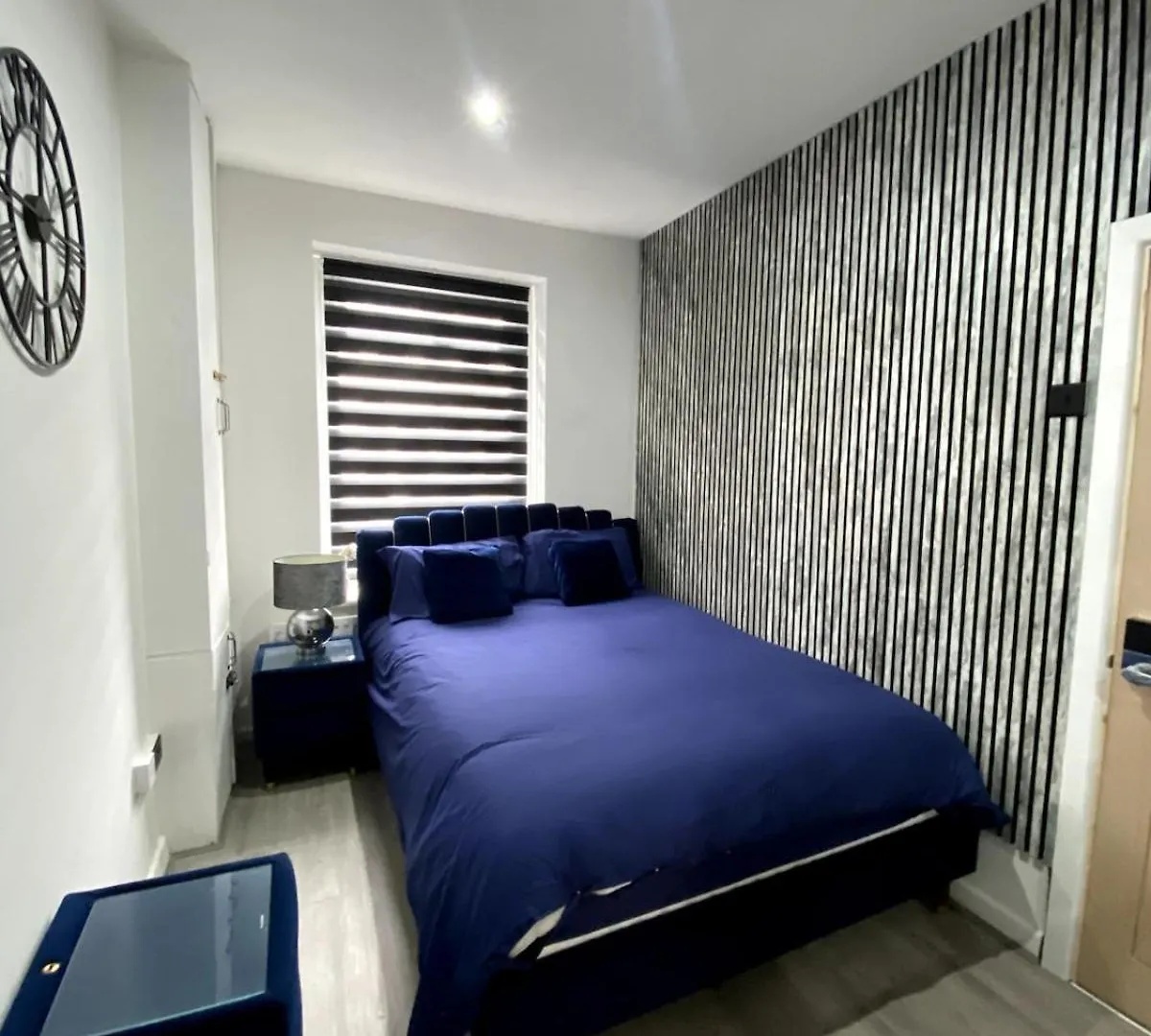 Cardiff City Studio Sleeps 4 0*,