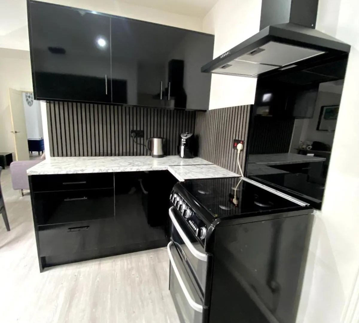 Cardiff City Studio Sleeps 4 Apartment