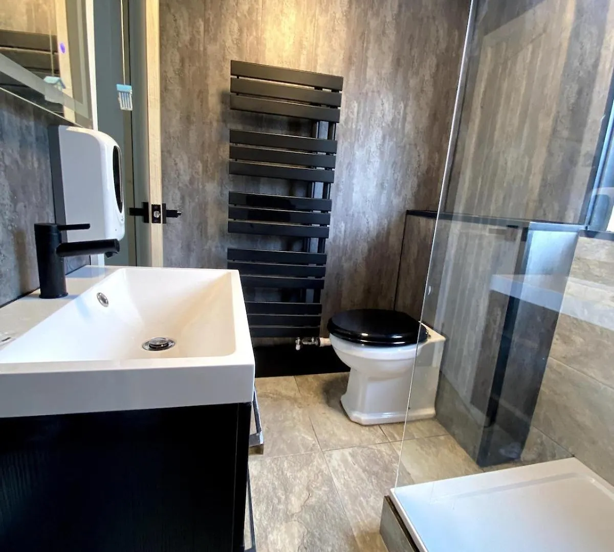 Cardiff City Studio Sleeps 4