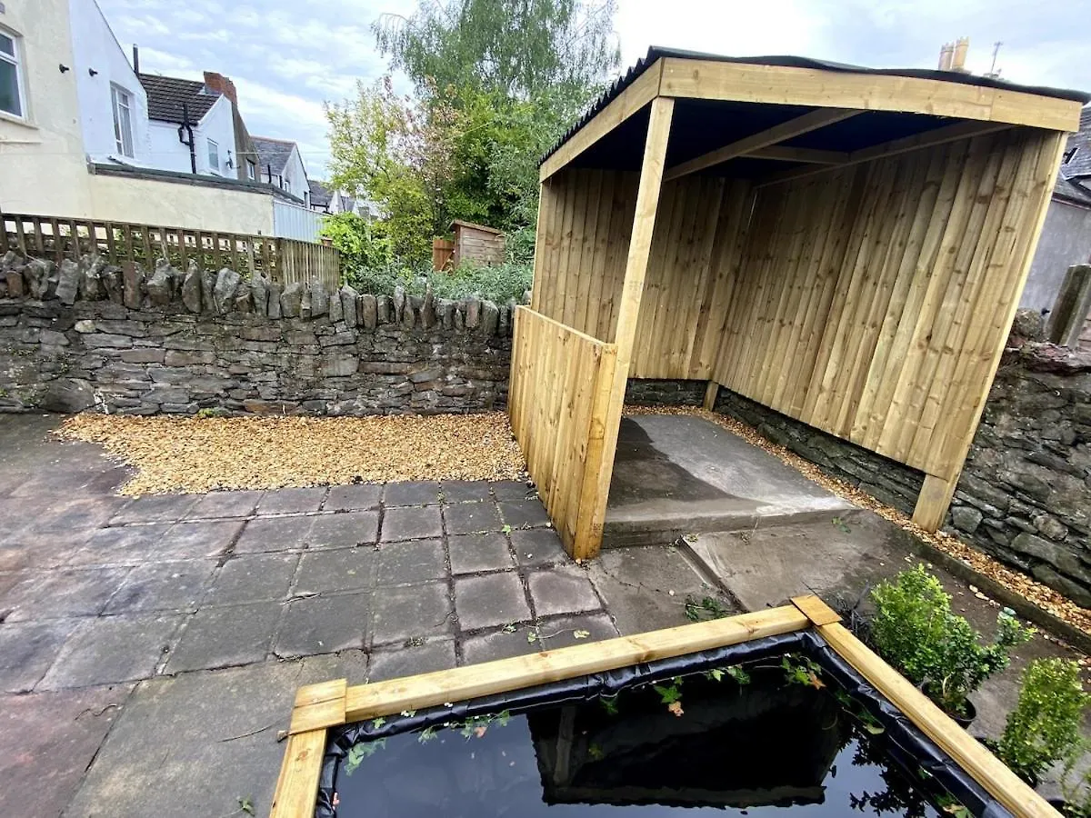 Cardiff City Studio Sleeps 4