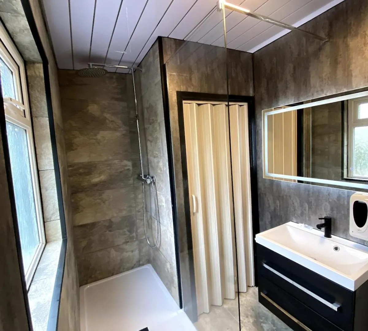 Cardiff City Studio Sleeps 4